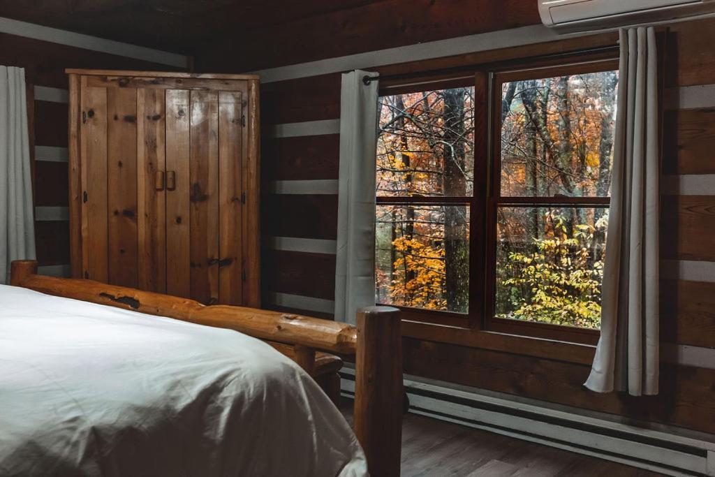 Deer Run Cabin At 36 North - Hot Tub Purlear المظهر الخارجي الصورة